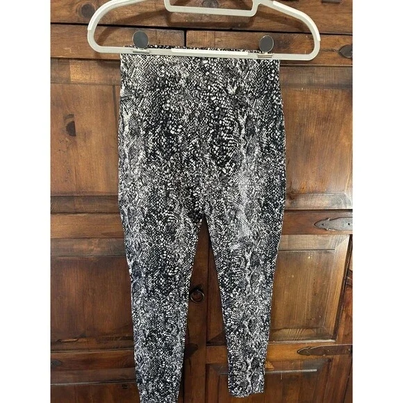 SPANX Faux Leather Snake Print Leggings (grey snake) Girls Sz XL 14/16